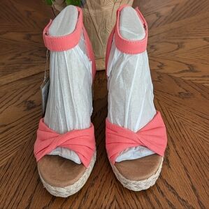Tom's Marisela Shell Pink Slubby Woven Wedges, Size 6